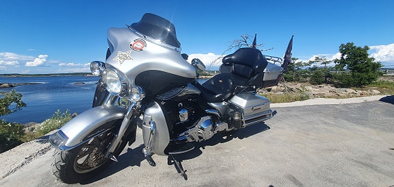 Harley-Davidson FLHTCU Ultra Classic Electra Glide 4 of 5