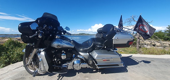 Harley-Davidson FLHTCU Ultra Classic Electra Glide 3 of 5