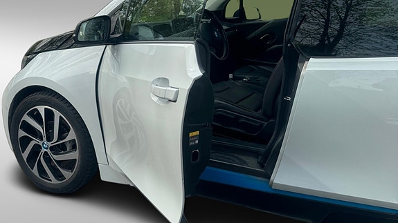 BMW i3 2 of 5