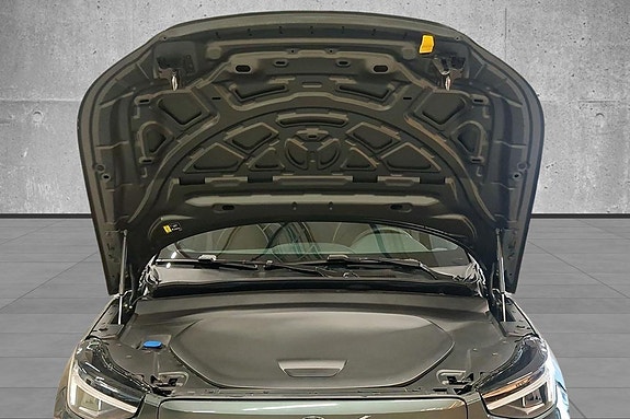 Volvo EX40 3 of 5