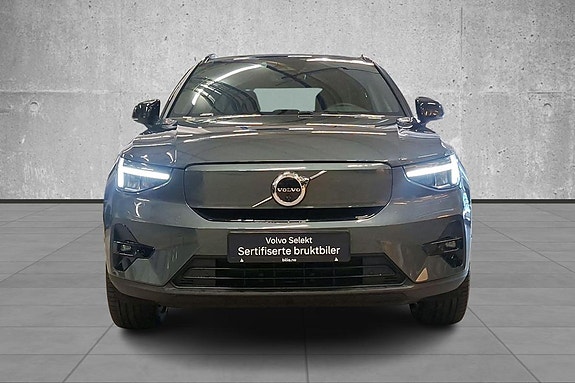 Volvo EX40 2 of 5