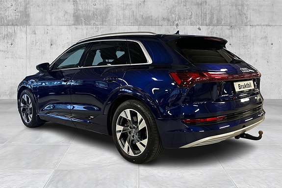 Audi e-tron 2 of 5
