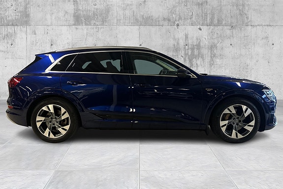 Audi e-tron 5 of 5