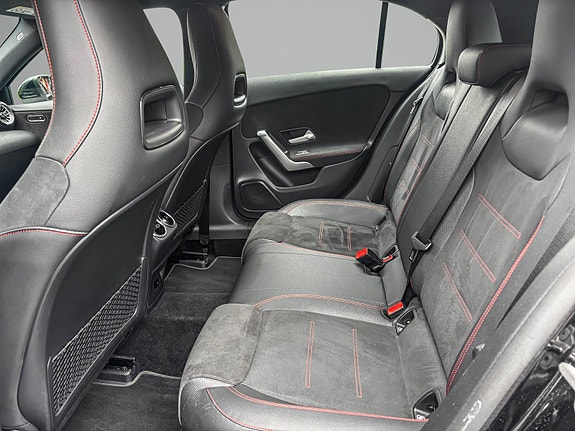 Mercedes-Benz A250 e 19 of 25