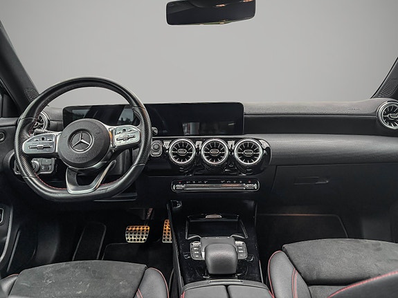 Mercedes-Benz A250 e 10 of 25