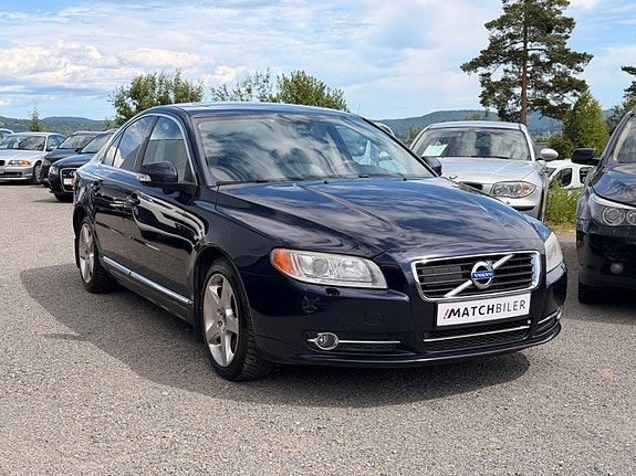 Volvo S80 2 of 5