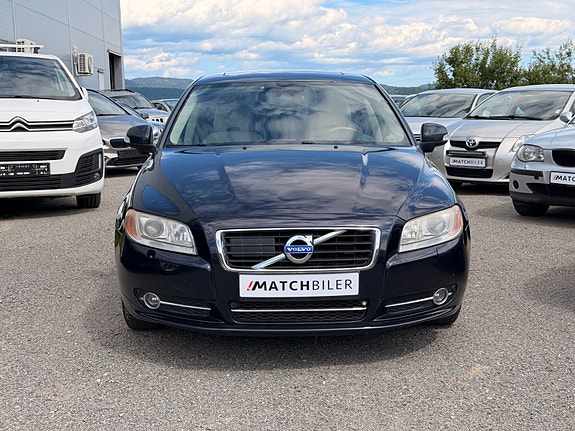 Volvo S80 4 of 5