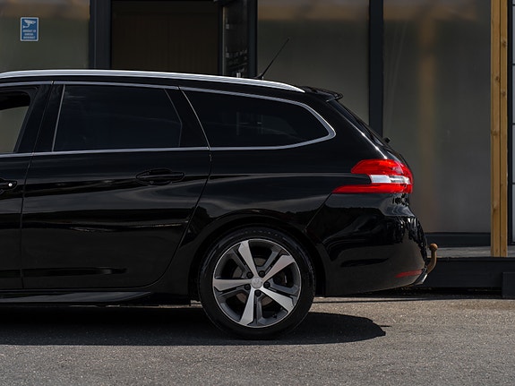 Peugeot 308 12 of 30