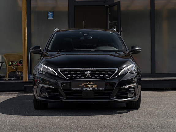 Peugeot 308 2 of 30