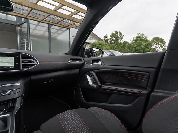 Peugeot 308 28 of 30