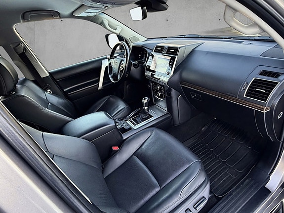 Toyota Land Cruiser 23 of 24