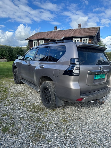 Toyota Land Cruiser 5 of 24
