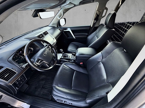 Toyota Land Cruiser 14 of 24