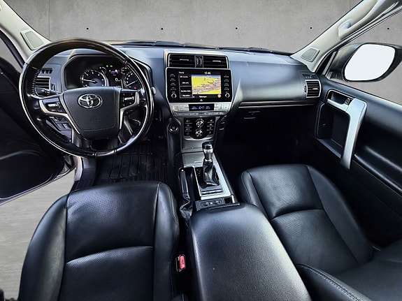 Toyota Land Cruiser 17 of 24
