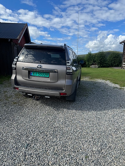 Toyota Land Cruiser 3 of 24