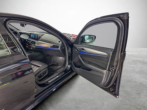 BMW 530e 19 of 30
