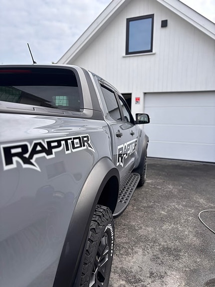 Ford Ranger Raptor 21 of 24