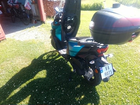 Yamaha RayZR 4 of 5