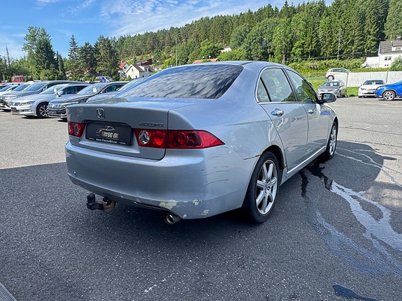 Honda Accord 8 of 27