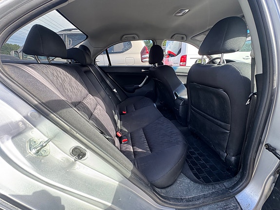Honda Accord 19 of 27