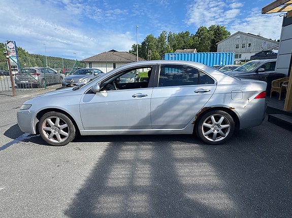 Honda Accord 13 of 27
