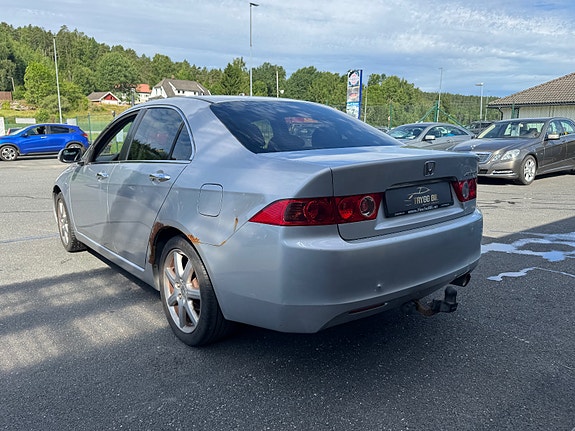 Honda Accord 11 of 27