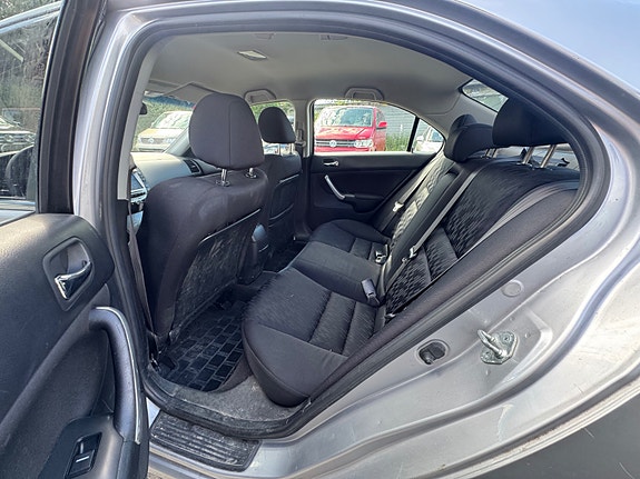 Honda Accord 18 of 27