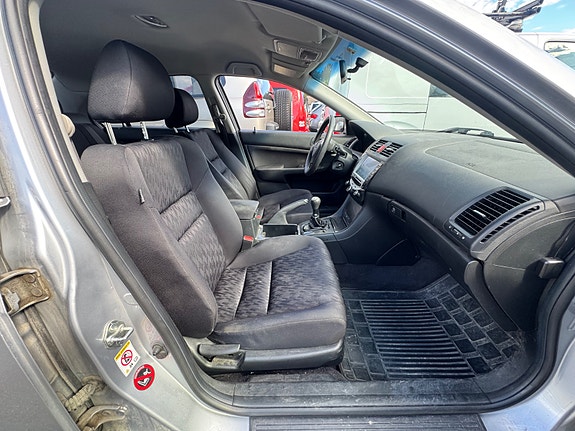 Honda Accord 21 of 27