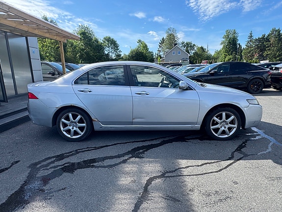 Honda Accord 7 of 27