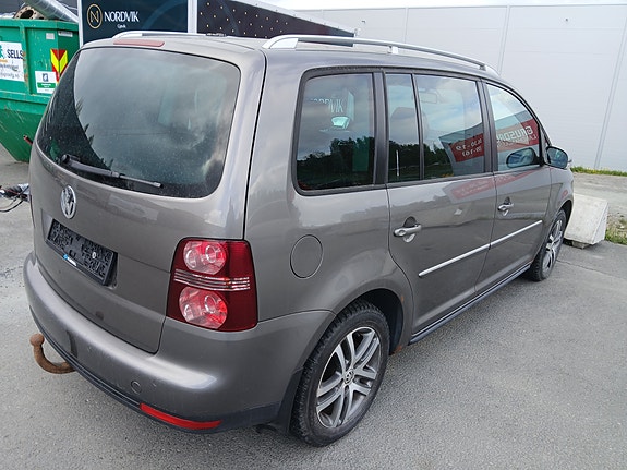 Volkswagen Touran 3 of 4