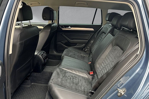 Volkswagen Passat 13 of 29