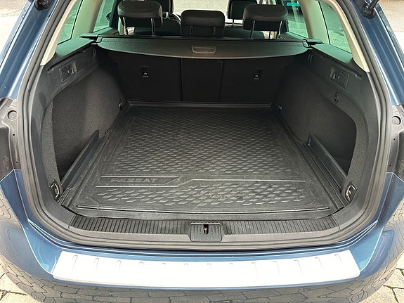 Volkswagen Passat 29 of 29