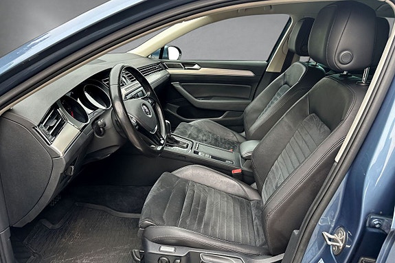 Volkswagen Passat 10 of 29