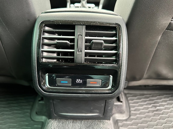 Volkswagen Passat 26 of 29