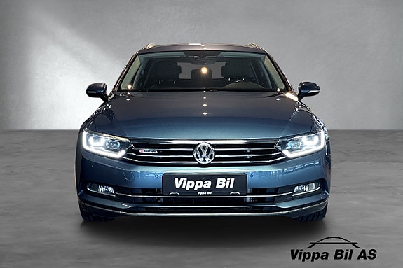 Volkswagen Passat 2 of 29