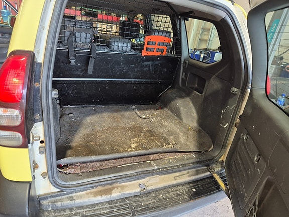 Toyota Land Cruiser 4 of 5