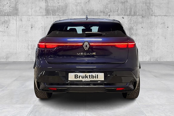 Renault Megane E-Tech 5 of 5