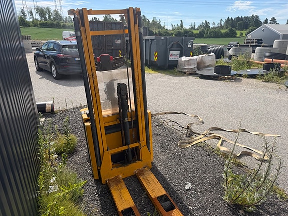 Jungheinrich ERV 12 2 of 5