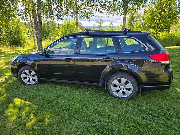 Subaru Outback 4 of 5