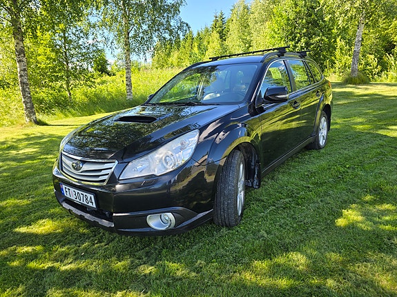Subaru Outback 2 of 5