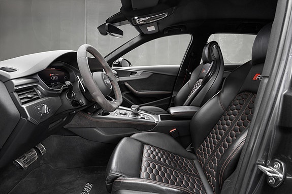 Audi RS4 15 of 30