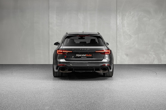 Audi RS4 7 of 30