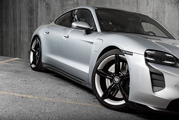 Porsche Taycan 8 of 30