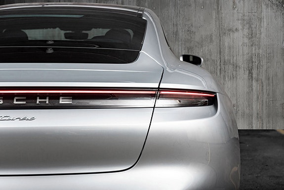 Porsche Taycan 12 of 30