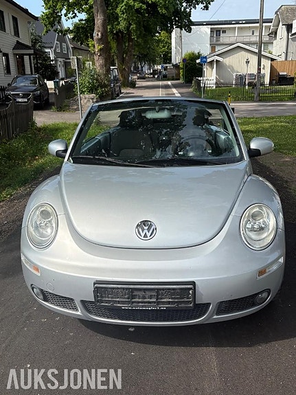 Volkswagen Beetle 2 of 5