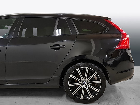 Volvo V60 7 of 30