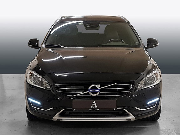 Volvo V60 2 of 30