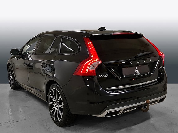 Volvo V60 14 of 30