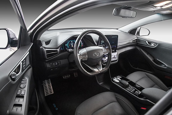 Hyundai IONIQ 11 of 22
