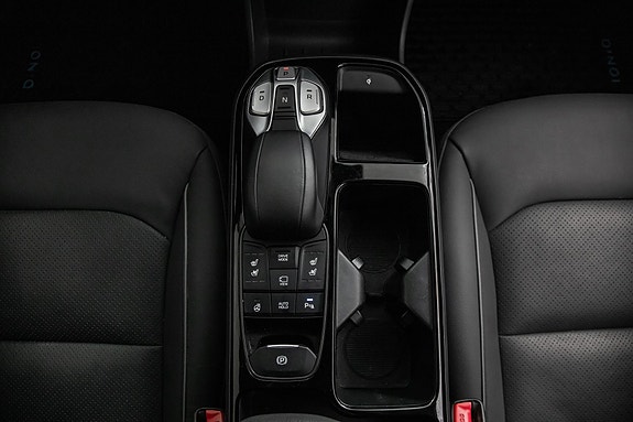 Hyundai IONIQ 19 of 22
